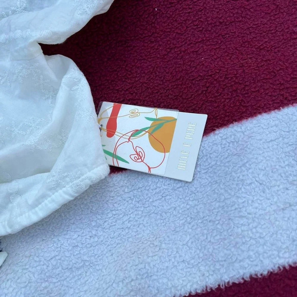 Mele & Pere tie front white puff sleeve crop top 
Women’s S small - Picture 3 of 3